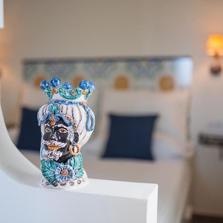 Ottaviano Suite - Elegante Attico Vista Mare ตาออร์มินา ภายนอก รูปภาพ
