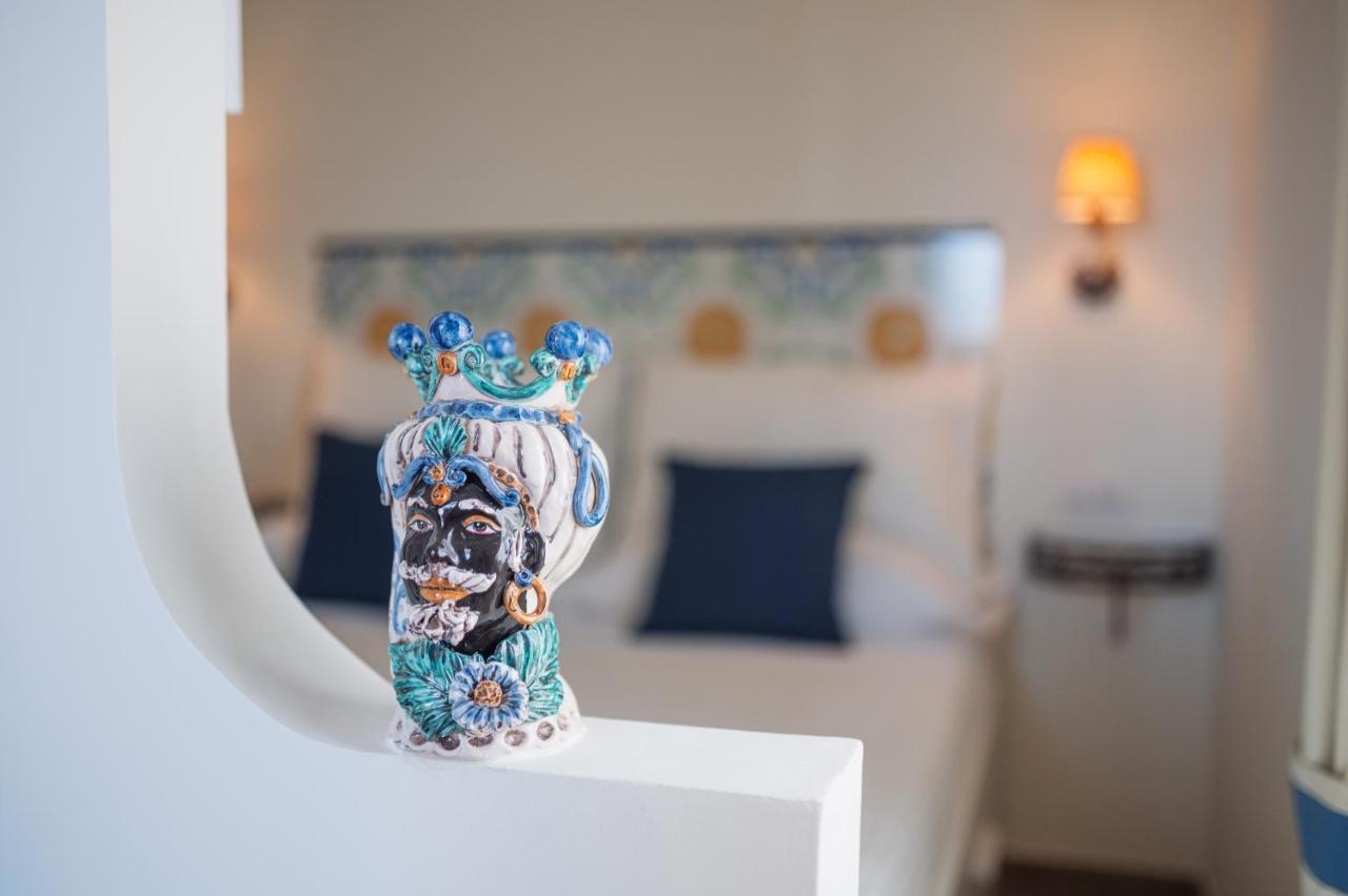 Ottaviano Suite - Elegante Attico Vista Mare ตาออร์มินา ภายนอก รูปภาพ