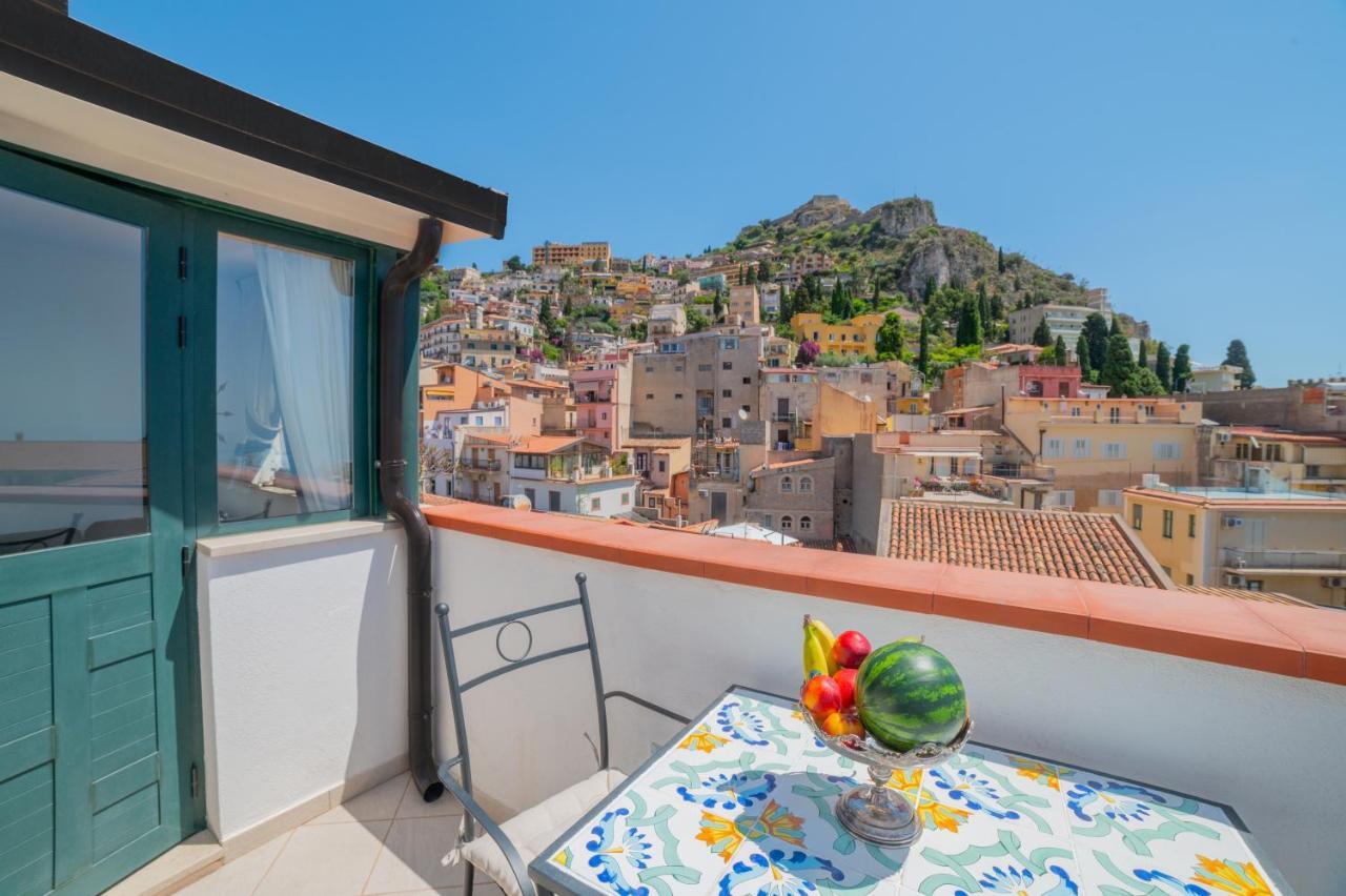 Ottaviano Suite - Elegante Attico Vista Mare ตาออร์มินา ภายนอก รูปภาพ